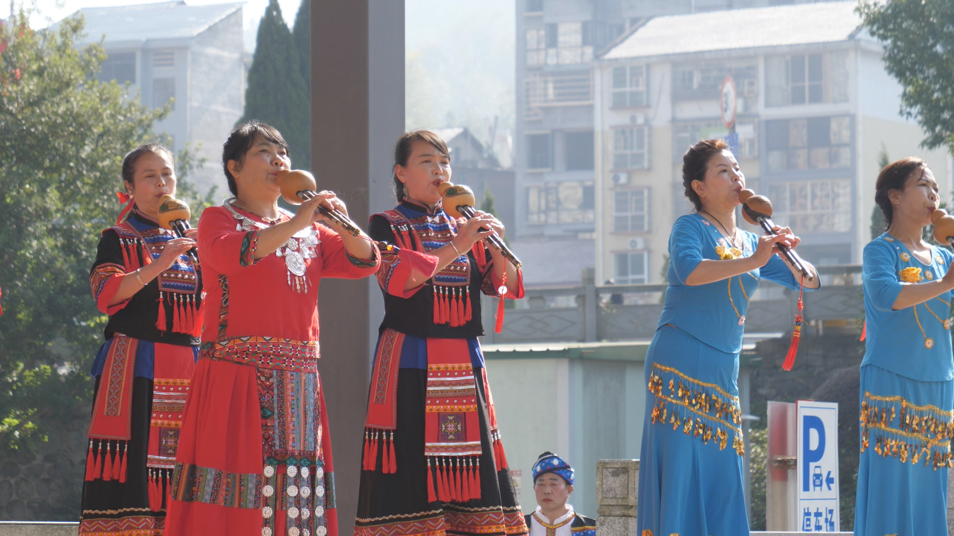 Still1117_00002.png Still1117_00002.png