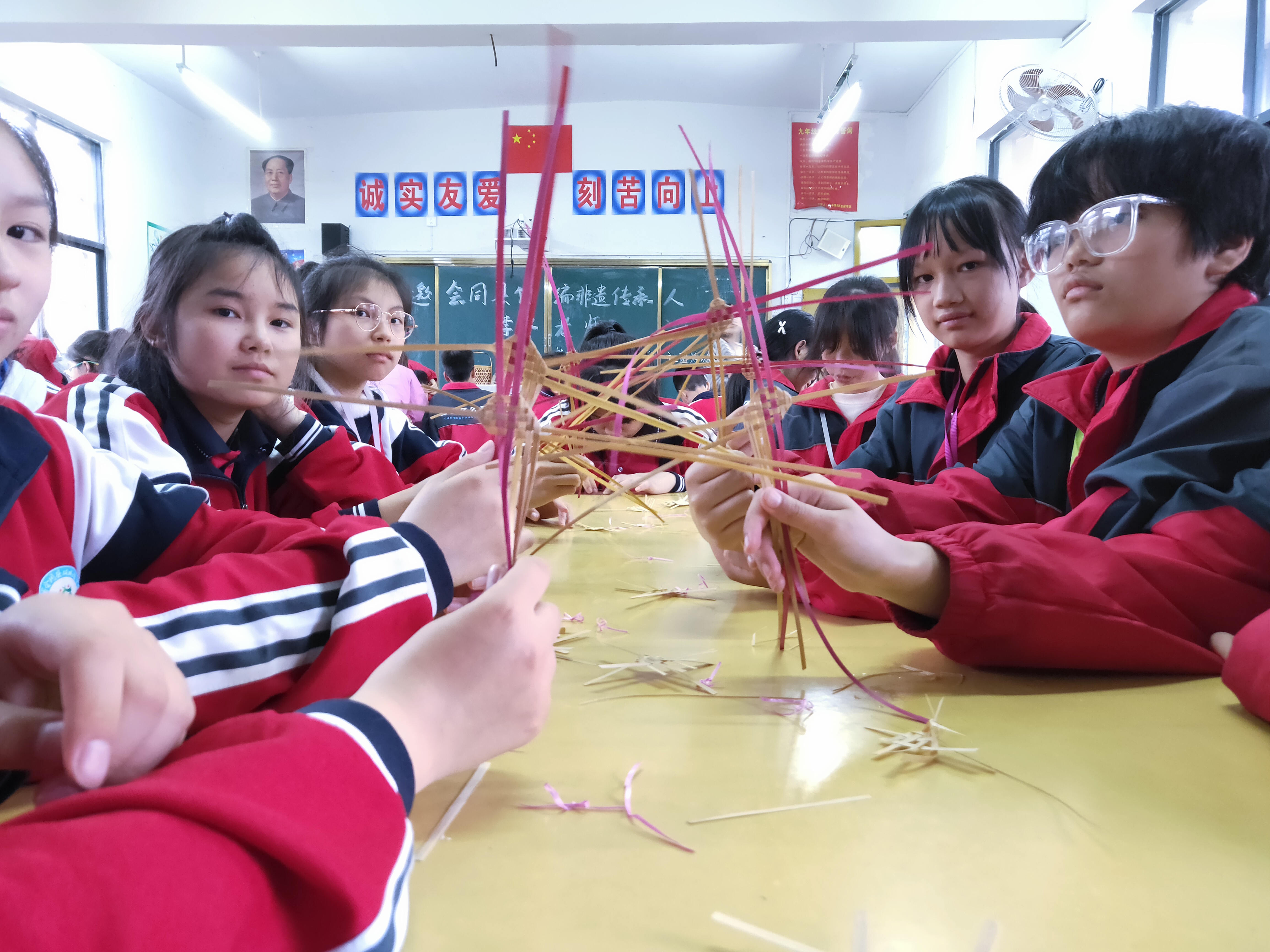 学生展示作品.jpg