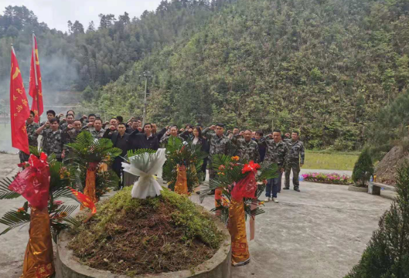 金子岩：清明节祭扫，缅怀革命先烈 传承民族精神