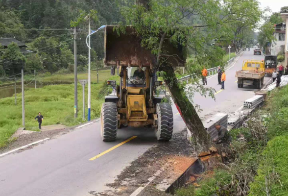 公路建养中心：知行合一  为民办事