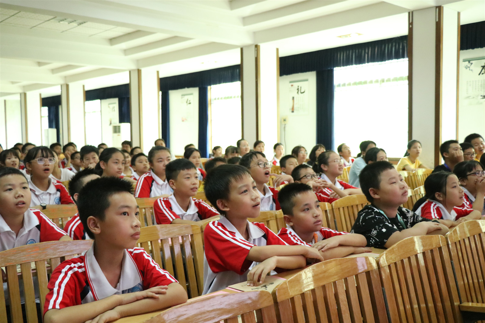 铁路安全进校园 :会同三中开展"知路 爱路 护路"主题宣传