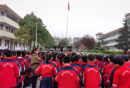 “知路 爱路 护路”铁路交通安全培训走进粟裕希望小学