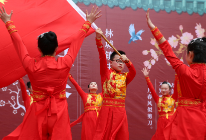 不负春光，踏歌起舞 ——林城镇中学举行校园艺术节文艺展演