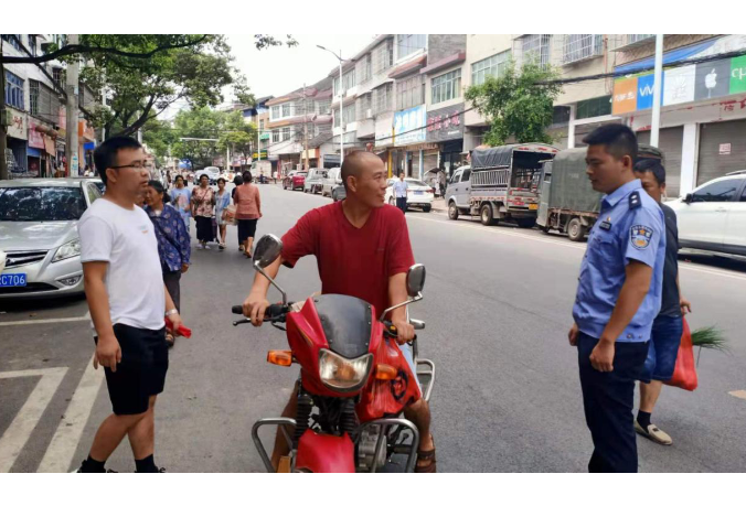 堡子镇：线上线下齐发力  消除交通安全隐患
