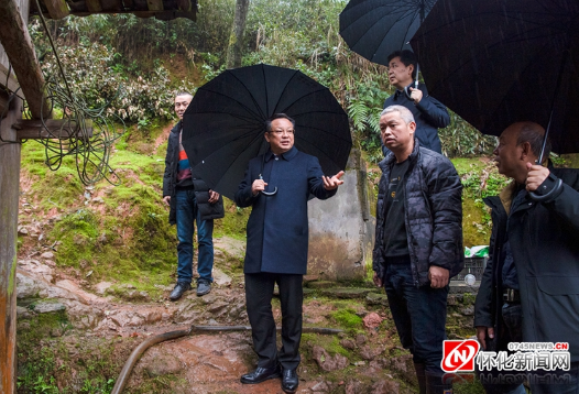 雷绍业：切实防范山洪地质灾害发生