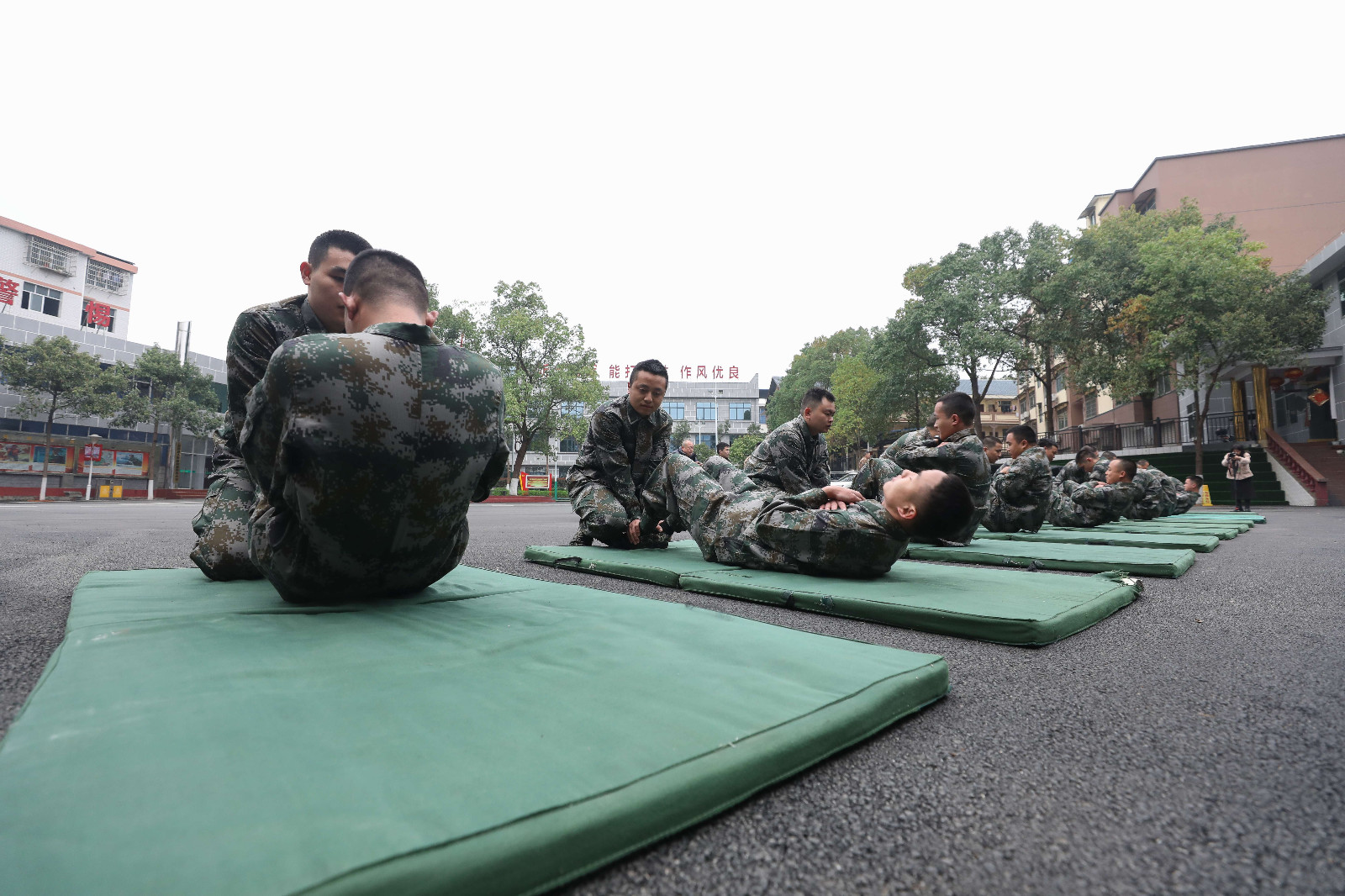 【图片新闻】会同县人武部:开展役前训练,让准新兵感受兵味