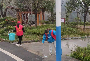 漠滨侗族苗族乡：学雷锋共护绿水青山