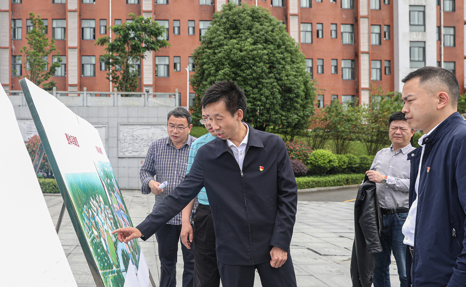 会同一中校草粟新航图片