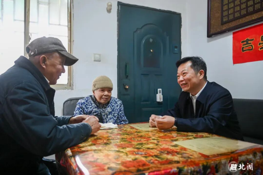 弘扬孝亲敬老传统美德 营造爱老助老社会风尚