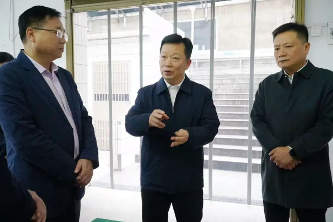 筑牢安全防线 办好满意教育 以高效治理回应群众关切