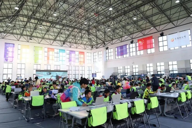 “机”智少年battle！世界机器人大赛湖南选拔赛在郴州北湖开幕