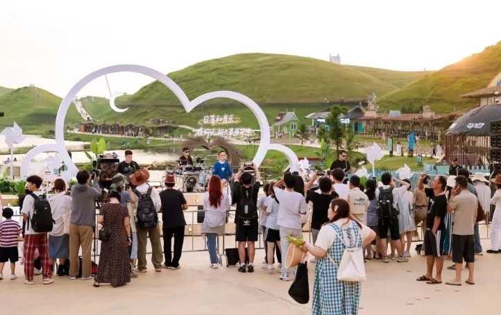 20℃夏日狂欢！仰天湖大草原音乐季启幕