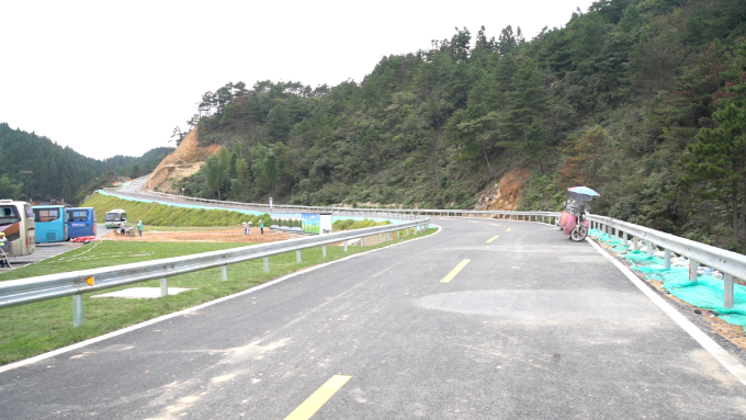 郴仰公路排险除患！北湖全力守护游客出行安全