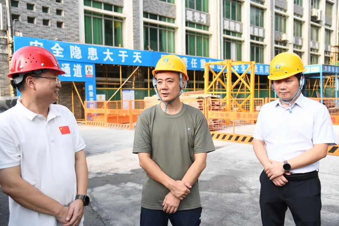 李世钧开展“四下基层”调研重点项目建设工作