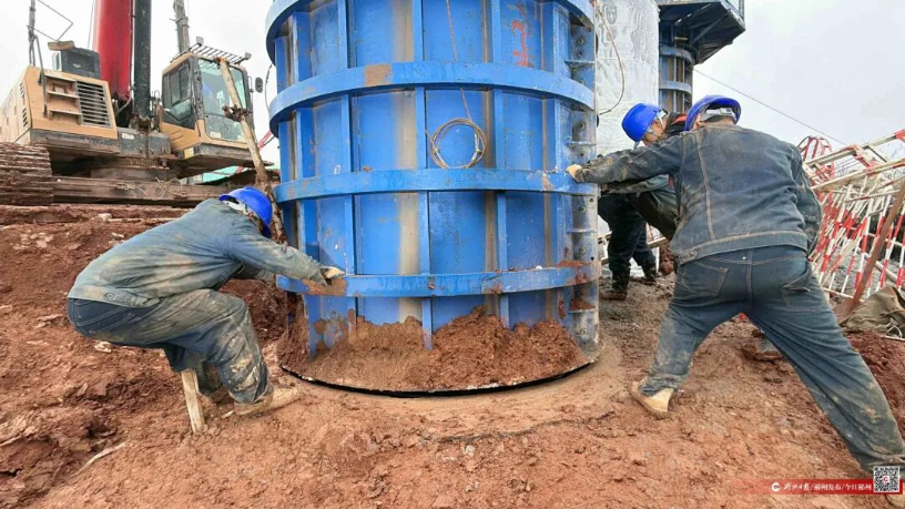 郴州溶洞上，正在“生长”的国家级“重器”