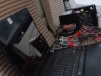 看见车上有这种“装饰”，请立刻报警！