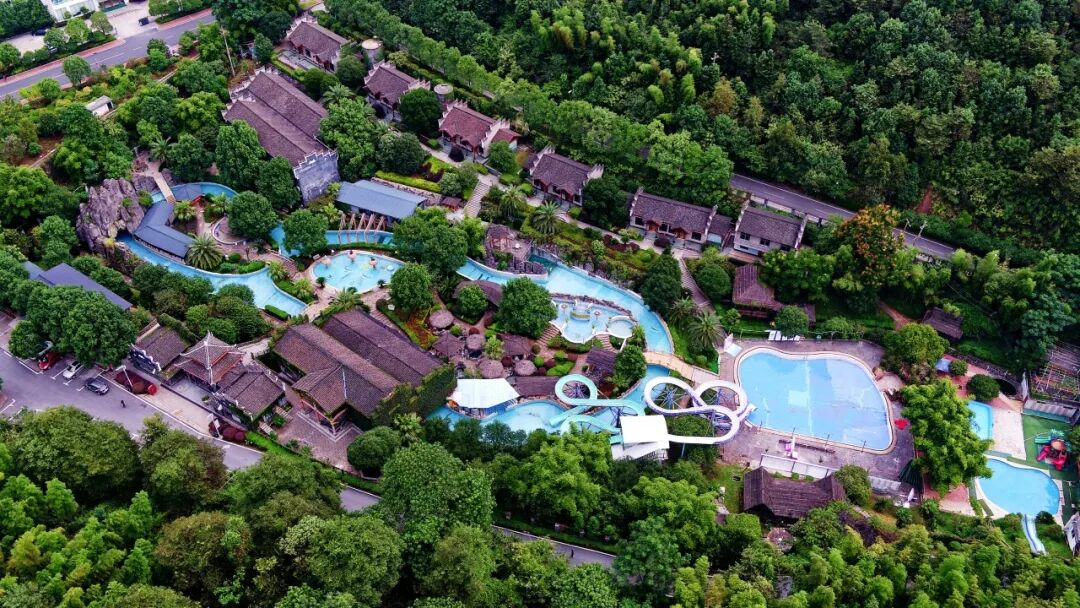 龙洋刚刚在央视节目说，“北湖”寓意“百福”