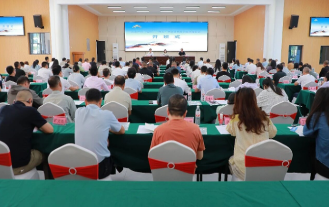 南岳区村（社区）“两委”履职能力提升培训班开班 王慧敏作开班辅导