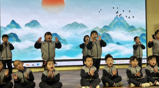南岳區(qū)錦繡幼兒園舉行“讀經(jīng)典·我思考”朗誦比賽