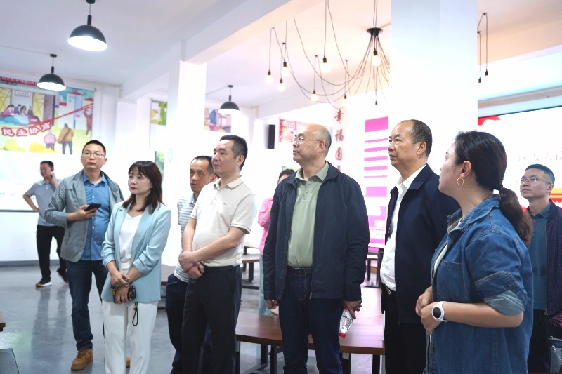 0422珠暉區(qū)人大考察團(tuán)赴雁峰區(qū)白竹皂社區(qū)助力全過(guò)程人民民主實(shí)踐建設(shè).jpg 0422珠暉區(qū)人大考察團(tuán)赴雁峰區(qū)白竹皂社區(qū)助力全過(guò)程人民民主實(shí)踐建設(shè).jpg