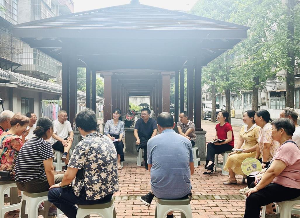 0725从“会场”到“广场”：一场锚定“三会三文”的民生调研.jpg