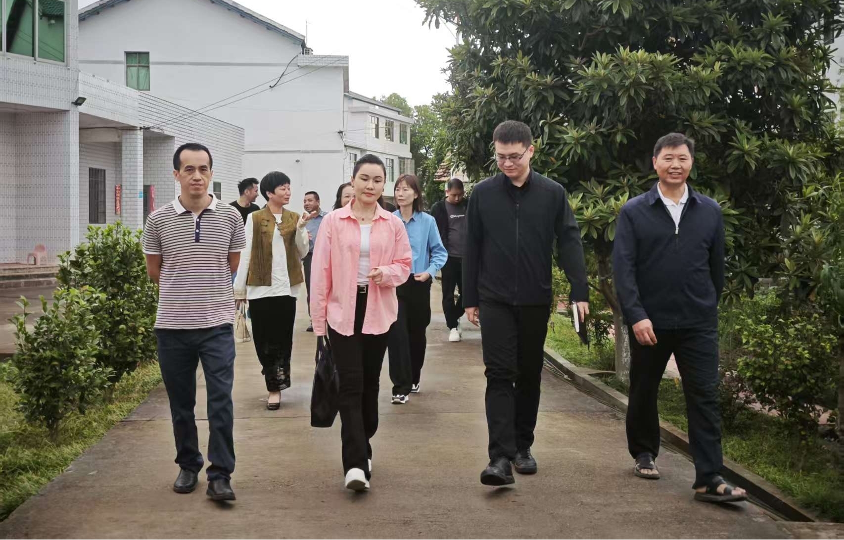 0924珠晖区人大常委会开展农村环境整治专题调研力促乡村颜值与内涵双提升.jpg