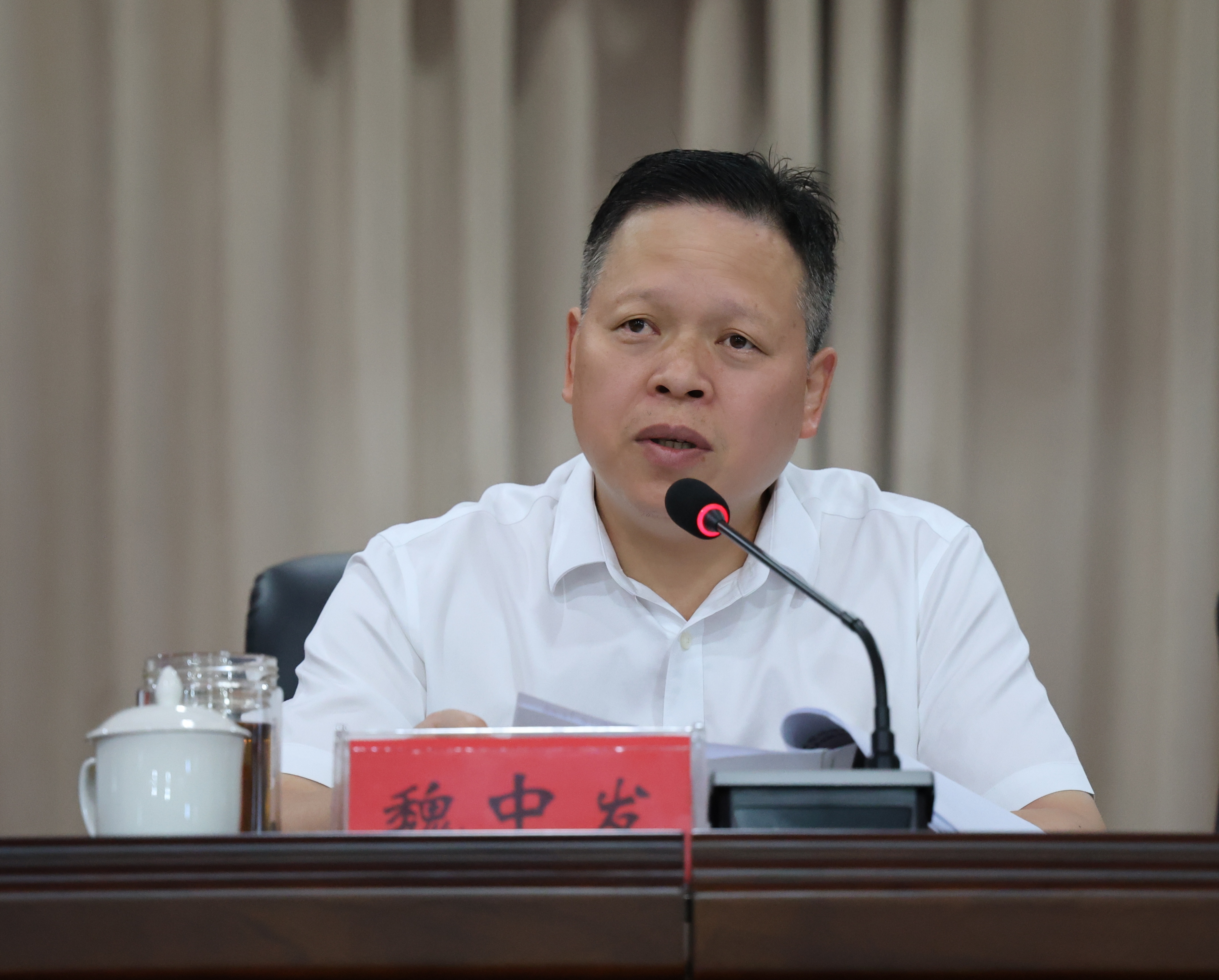 珠暉區(qū)召開黨風(fēng)廉政建設(shè)暨群眾身邊不正之風(fēng)和腐敗問題集中整治工作推進(jìn)會(huì)2.jpg 珠暉區(qū)召開黨風(fēng)廉政建設(shè)暨群眾身邊不正之風(fēng)和腐敗問題集中整治工作推進(jìn)會(huì)2.jpg