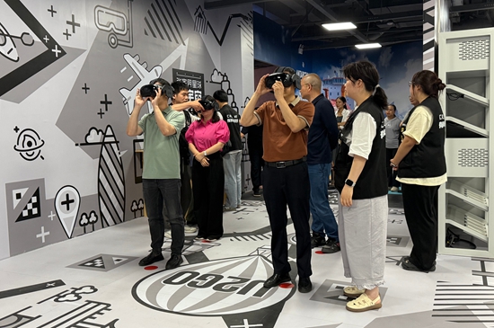 元宇宙实现虚拟与现实的联动,为游客提供深度参与的机会。.jpg 元宇宙实现虚拟与现实的联动,为游客提供深度参与的机会。.jpg