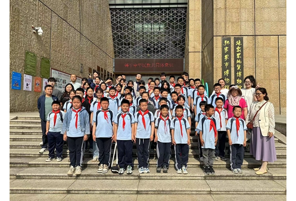 武陵源区协合乡黄家坪学校开展“触摸历史印记 倾听岁月回响”研学活动