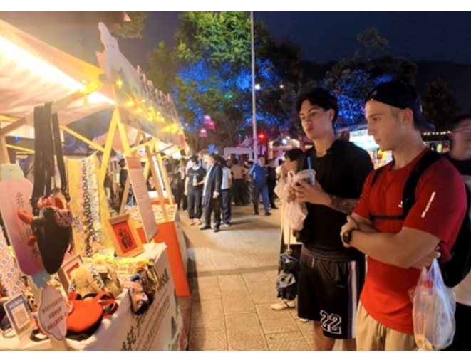 让“老手艺”变成“新饭碗” 张家界武陵源一场非遗中秋大集里的就业文章