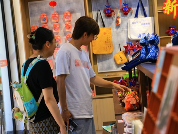 张家界国家森林公园特色文创走俏暑期旅游市场