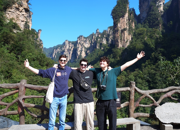 10.881_副本.jpg 10.881_副本.jpg