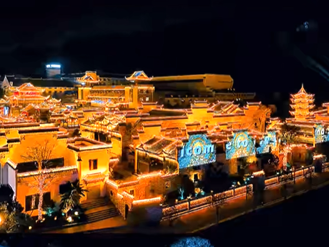  从光影峡谷到烟火夜市 张家界武陵源的夜晚藏着诗与远方