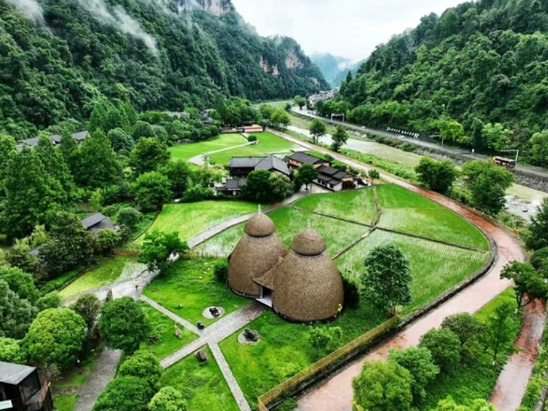 组图丨端午打卡张家界黄龙洞景区 田园风光醉游人