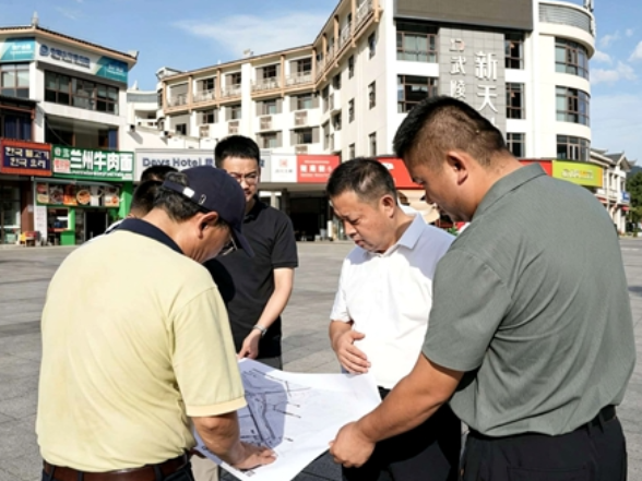 专家把脉谋规划 精塑街区促提质 钟跃波带队调研武陵源城区特色街区打造工作
