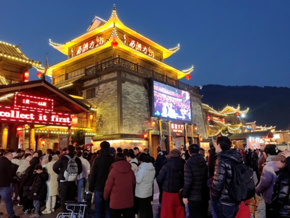 张家界《魅力湘西》马年首演“开门红” 春节将演21场