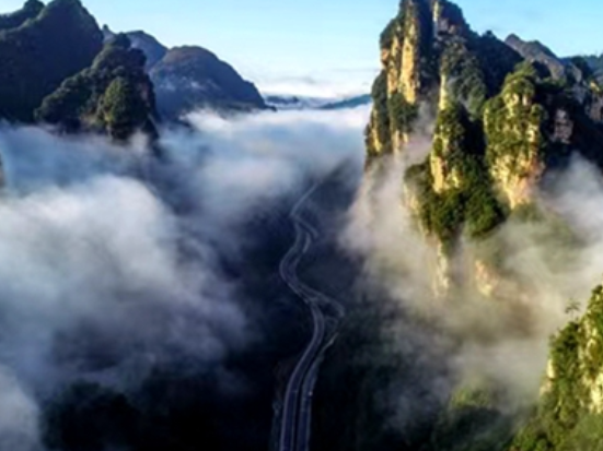 张家界武陵源百丈峡：一路越千仞  峡影映新途