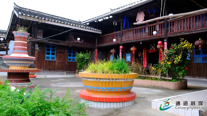 溪口镇联团村：建美丽庭院，展巾帼力量-1.jpg