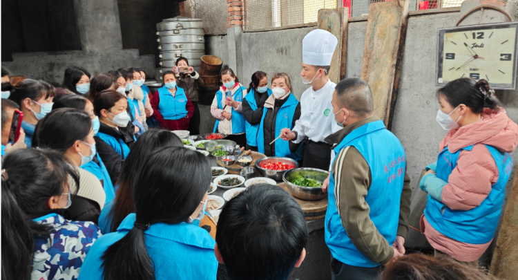菁芜洲镇:餐饮提质培训赋能 助力乡村振兴“烹”出致富路