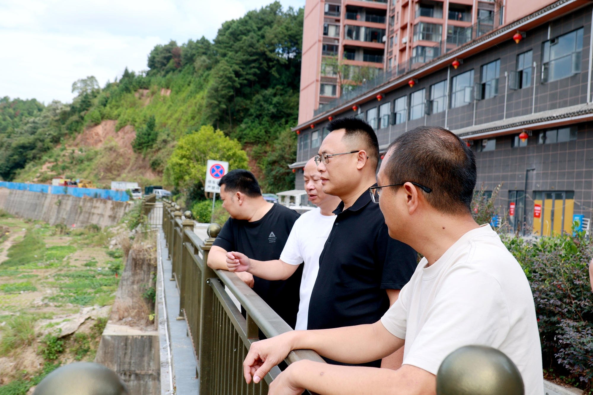 张克任调研水环境治理与森林生态保护工作