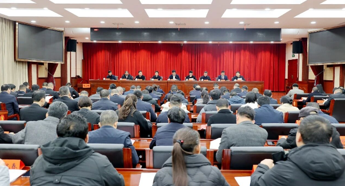 覃歇民主持召开2025年度全县党委（党组）书记抓基层党建工作述职评议会议