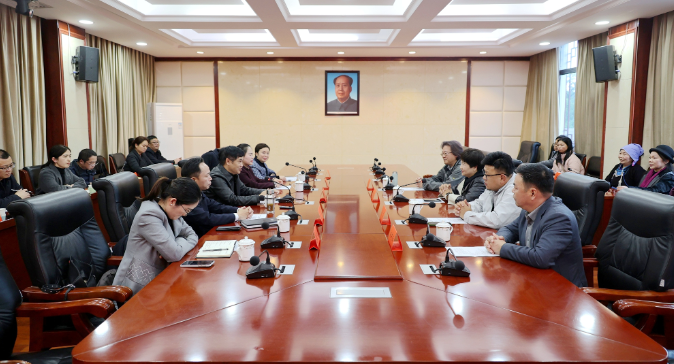 覃歇民到部分县直单位走访调研