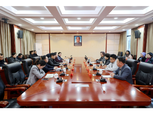 覃歇民到部分县直单位走访调研