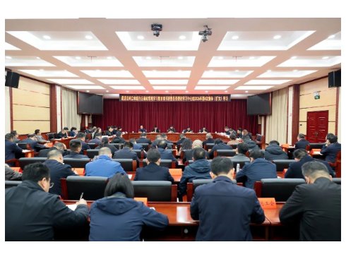 覃歇民主持树立和践行正确政绩观学习教育读书班暨县委理论学习中心组集体（扩大）学习