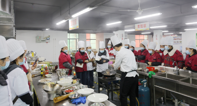 食堂工作专题培训   守护师生“舌尖上的安全”