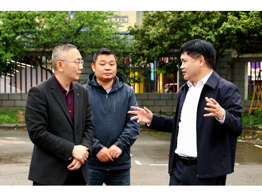 覃歇民专题调度城东农贸市场及周边环境秩序整治工作