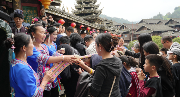 夯爆了！“五一”假期通道旅游持续升温