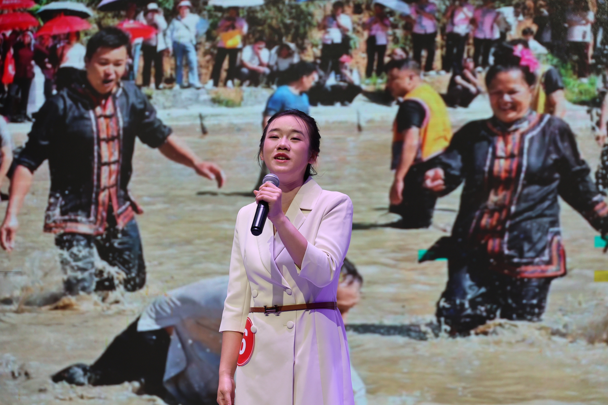 15+名青年同台话廉，这场家风廉韵演讲比赛+“声”+入人心+(3).JPG