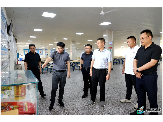 覃歇民带队督导检查高考准备工作