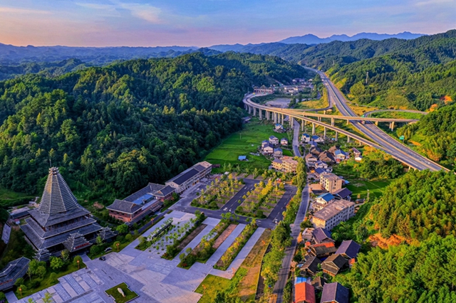 万佛山总大门.jpg